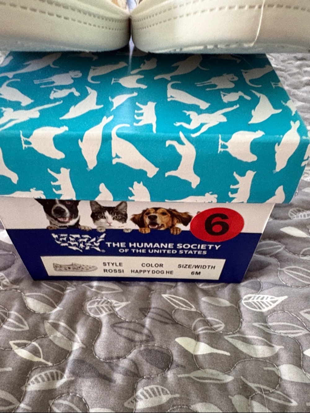 Brand New super cute Women’s Slip-On Dog Print Canvas Shoes - White size 6 - Picture 2 of 4